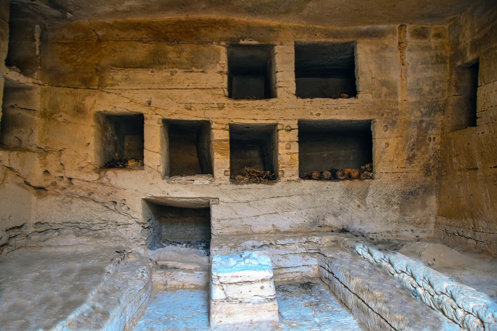 اثار 1